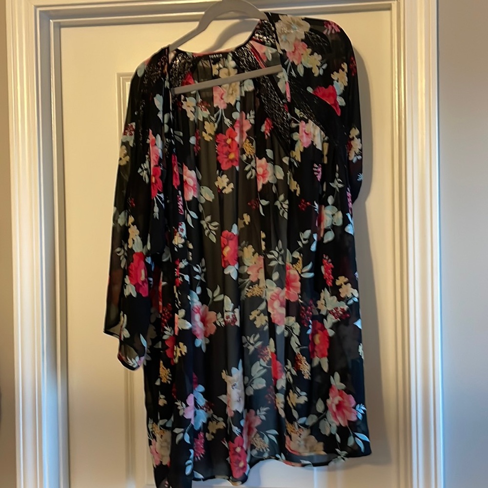 Torrid kimono sz 0/1 floral